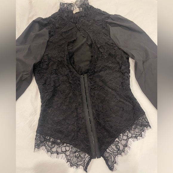 Ursime lace corset style blouse - Picture 6 of 12